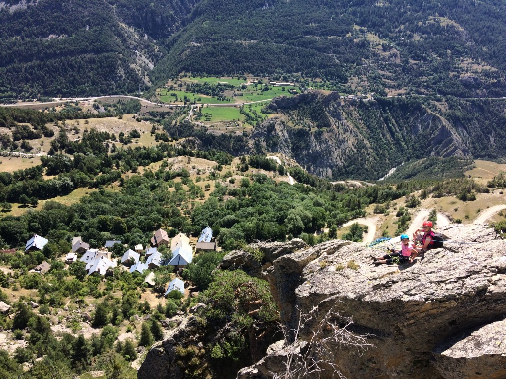 Eperon de bouchier et sa vue sur l a vallée de la Durance proche de Briançon