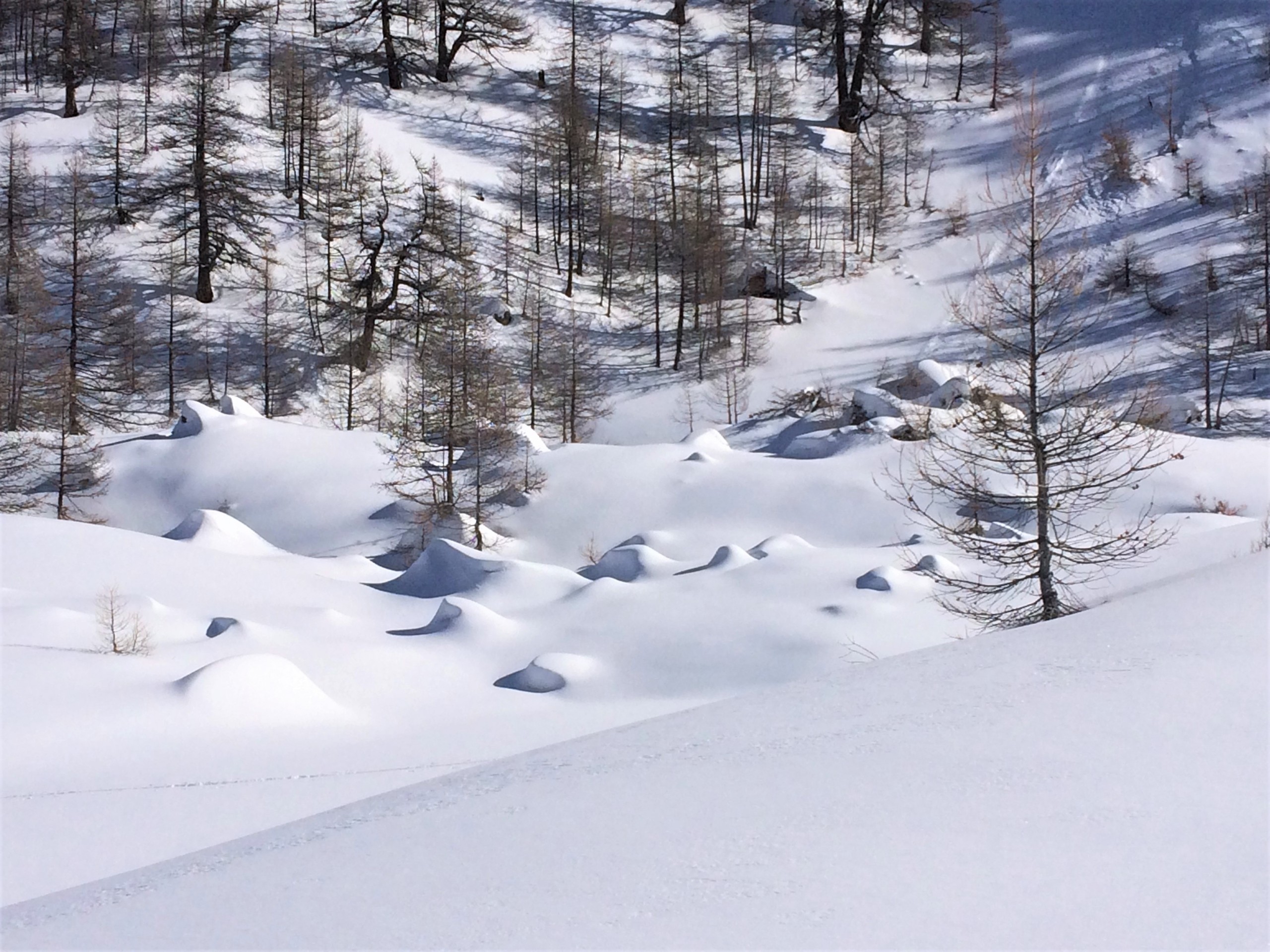 Les belles formes de la neige au col de Fontouse dans le Queyras