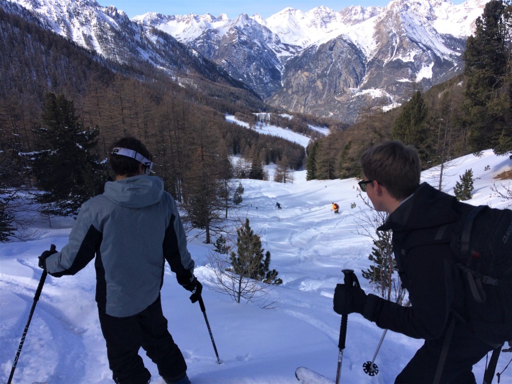 Descente du vallon de Bramousse en ski de randonnée dans le massif du Queyras