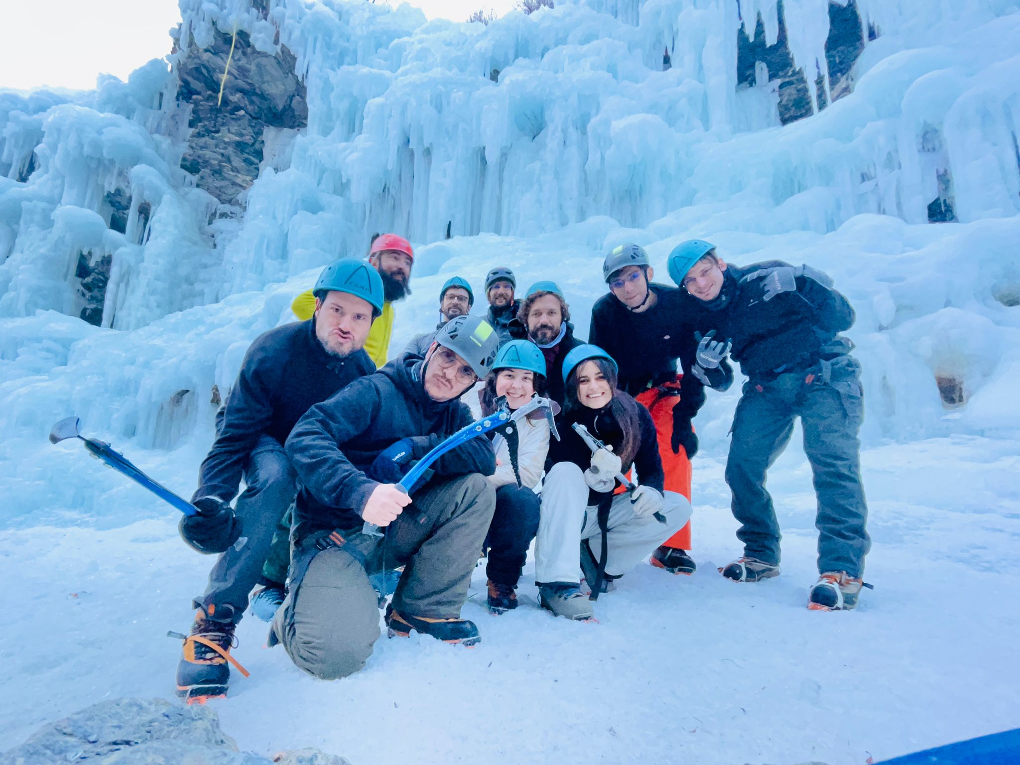 Cascade de glace en groupe dans le Queyras