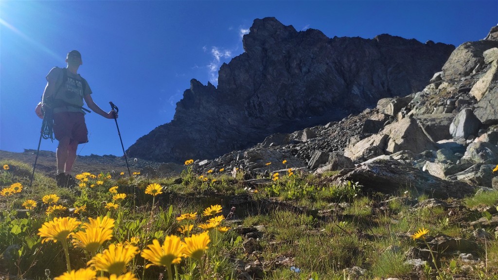 L'arête Nord Est de la tète des Toillies au dessus de Saint Veran dans le Queyras