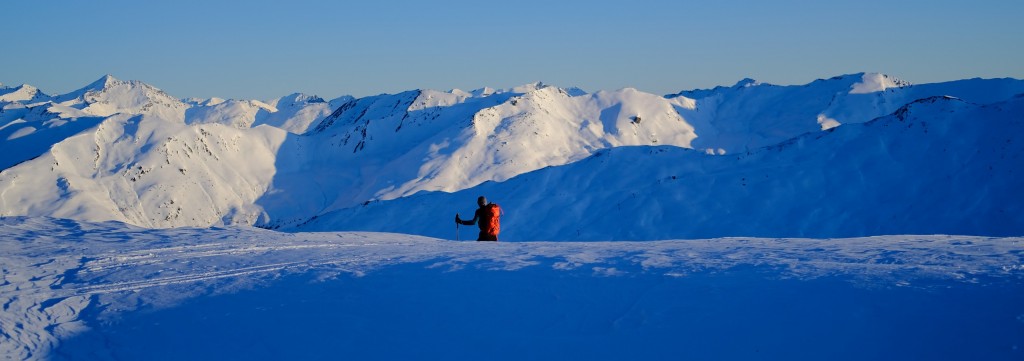 Crête de la Blavette sous la pointe des Marcelettes dans le Queyras en ski de randonnée